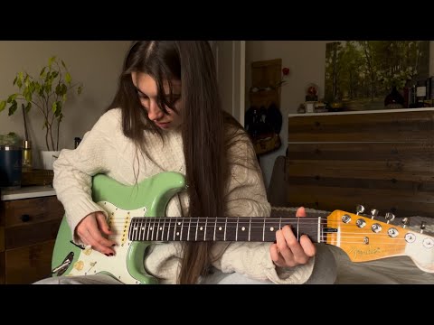 Surprising My Girlfriend With Her Dream Guitar...