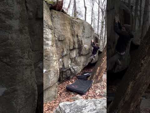 Powerlinez Bouldering: Summer Lug Variation V7