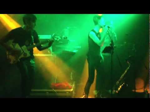 Fluon  L'assassino e il maggiordomo feat. Luca Urbani (Soerba)