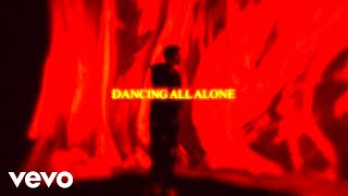 Kadr z teledysku Dancing All Alone tekst piosenki Clinton Kane