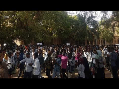 مصر العربية ٢٢ قتيلا في تظاهرات السودان والمهدي يدعو لحكومة وفاق
