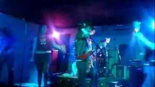 preview picture of video '30-30 - Detroit Rock City (Kiss) [Live In Greens 23/03/2013]'