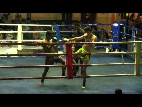 Robert McGivern Petchbuncha Stadium 56 Kg Round 1