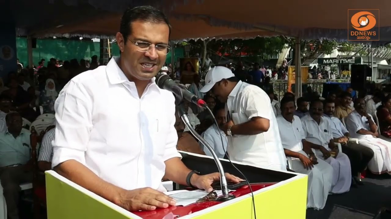 കൊച്ചി കായലിൽ ആവേശം വിതറി ചാമ്പ്യൻസ് ബോട്ട് ലീഗ്; ഉദ