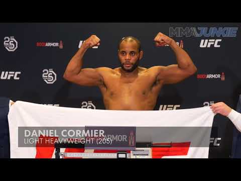 UFC 220: Daniel Cormier vs  Volkan Oezdemir official weigh in highlight