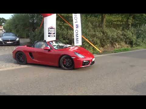 supercars en sportcars  leaving car meet  Porsche gt2 rs ferarri 488