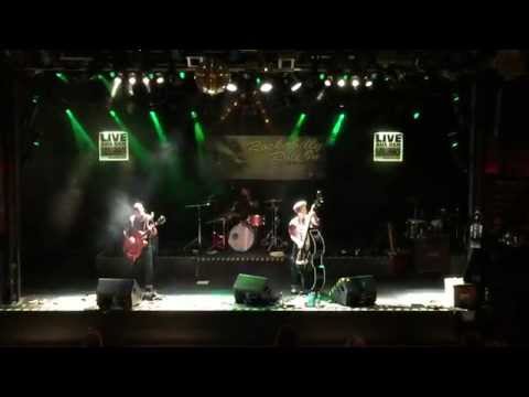 Rolling Bowling - Die 3 Chinesen mit dem Kontrabass live aus dem Südbahnhof Frankfurt