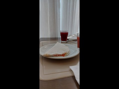 COMO  É O CAFÉ DA MANHÃ E JANTAR NO HOTEL RAINHA DO BRASIL