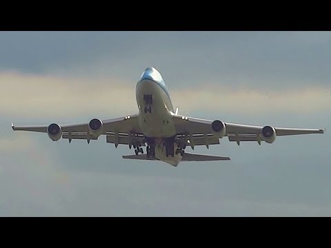 B747-406 KLM PH-BFG flight kl427 OVER HEAD takeoff from AMS Schiphol