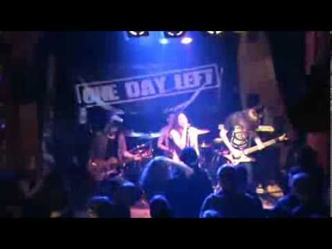 One Day Left - Undercover (live)