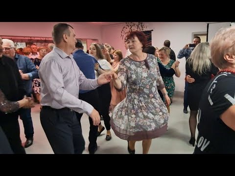 Niech żyje zabawa,wyjątkowa atmosfera na potańcówce w Domu Kultury w Zwoleniu.