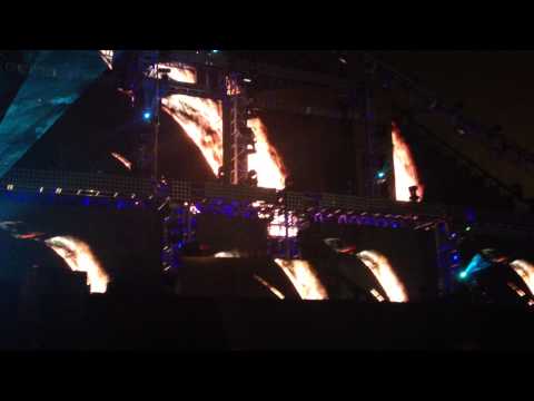 Seven Lions performing Satellite by Above and Beyond Ilan Bluestone Remix at EDC June 21 2014