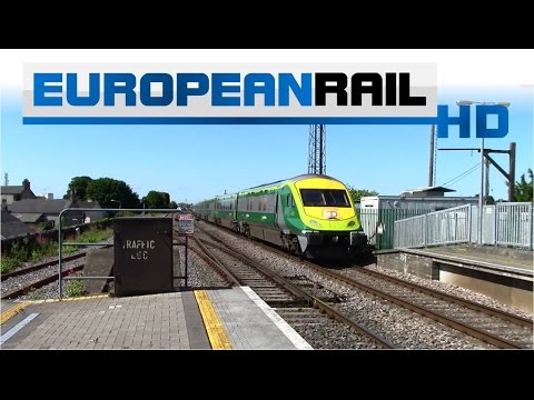 Iarnród Éireann Irish Rail 201 loco 222 + Mark 4 Set 4002 calls at Portlaoise Station