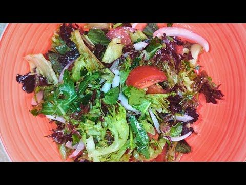 Healthy Arugula and Lettuce Salad with Apple Cider Vinegar Dressing in 5 Minutes