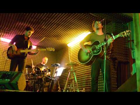 Giulio Voce - "A tempo pieno (Il Barista)" live @Pride (Roma)