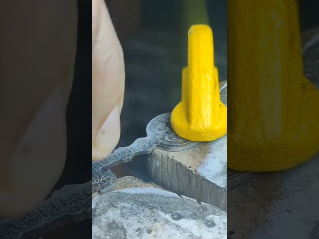 Vídeo relacionado con better with friends Jesús Crucifijo Llavero Santa Cruz Llavero Religioso San Benito Católico para Suerte y Protección Amuleto Católico Adorno Religioso para Rosario Llaves. citas de la biblia