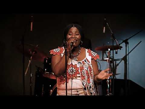 Pont sur le Congo  - A/c : Franklin Boukaka