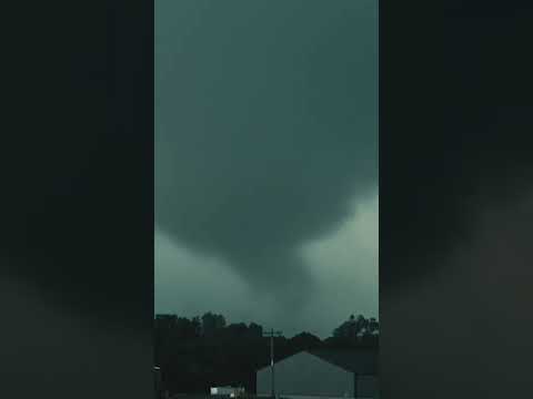 TORNADO CHURNS THROUGH THE MIDWEST