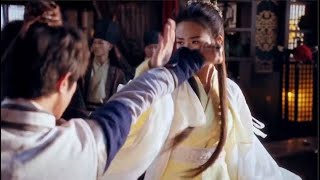 美女瞧不起天才少年，兩人大打出手 中国电视剧 video