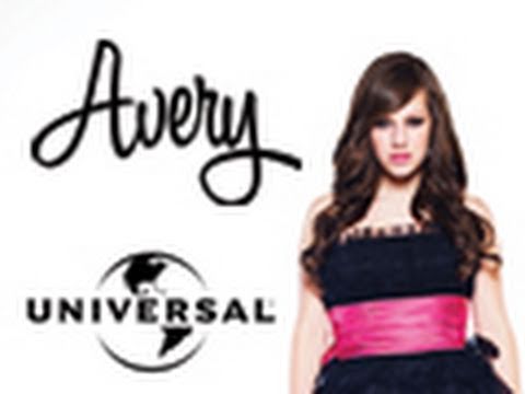 Avery signs record deal with Universal Records!