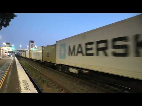 8148 at waratah (6 .am) with FIE004 -MRL001- FIE002 on 12- 10- 25