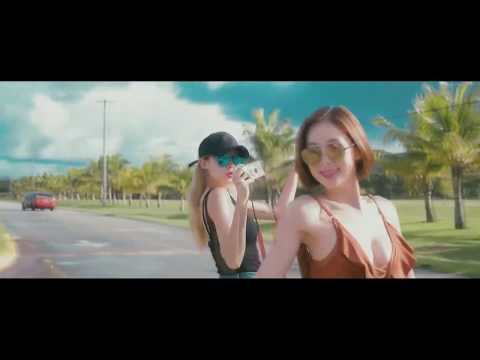 Moon Hyuna x EU Erine (문현아 x 이유애린) - 둥둥 (Doong Doong)