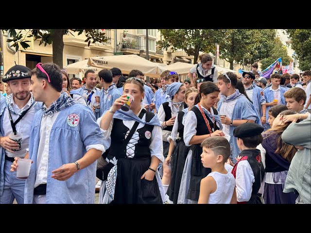 Vídeo relacionado con AhfuLife Bandera de Mano Portugal, 15 Piezas Bandera Portugal Pequeña con 30cm Palo para Decoraciones de la Copa Mundial, Copa Europea, Eventos Deportivos, Celebración, Desfile, Día Nacional, Fiesta