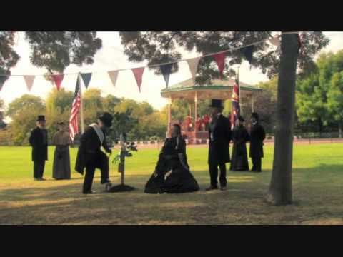 That Mitchell and Webb Look - Smell Off Linden Trees