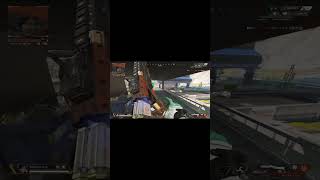 【APEX】インファイトに持ち込んで 1vs3 !! #shorts