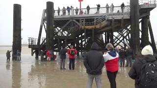 preview picture of video 'Estacade à marée basse (Saint jean de monts - 21 mars 2015)'