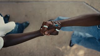 Oura Ring 4 Ceramic — The Handshake