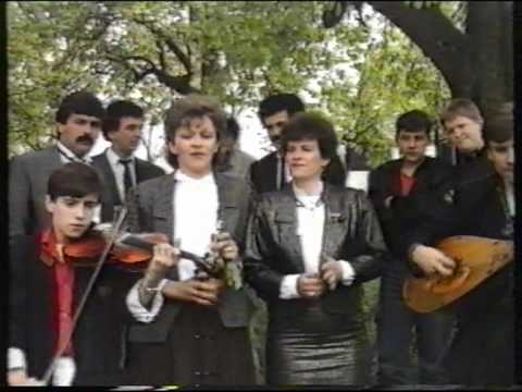 Kaja i Antonija - Od malenih nogu...