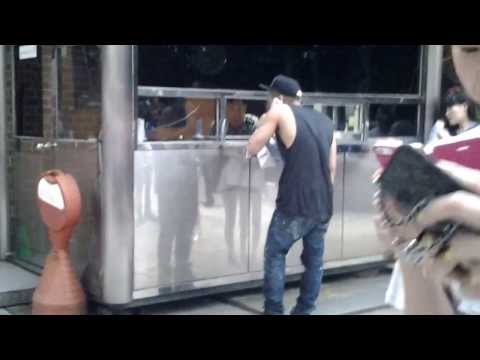 130808 Jonghyun SHINee at SM Building