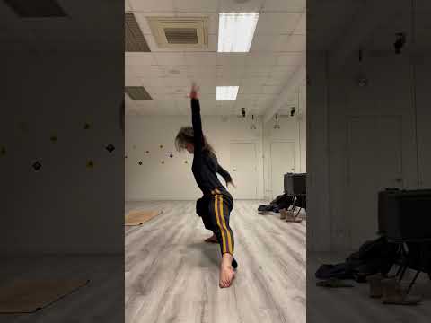 También soy bailarina de danza contemporánea y acrobacias #danza #dance #acrobatics #dancer #bailar