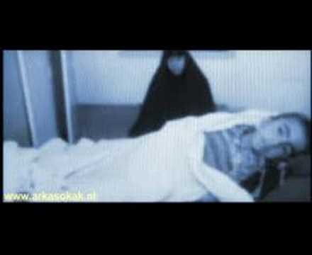 Arka Sokak -  Patlamaya Hazir Olan Dünya / www.uykucuyuz.biz