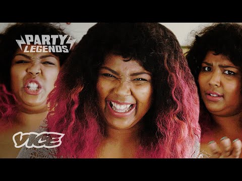 That Time Lizzo Gave Someone the Hands at Karaoke | PARTY LEGENDS