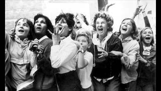 Ty Segall and Mikal Cronin - Suffragette City