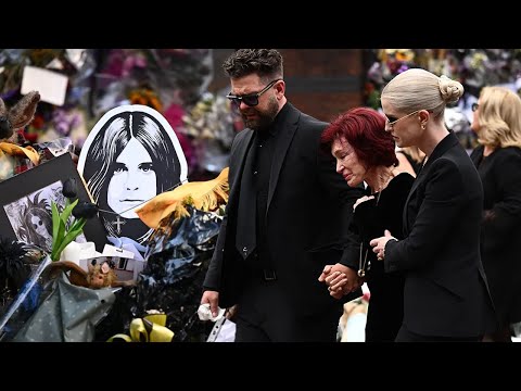 Ozzy Osbourne’s Widow Sharon & Kids Kelly & Jack EMOTIONALLY View Fan Tributes