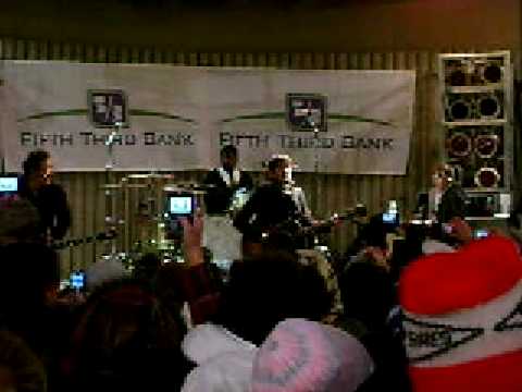 Plain White T's at New Year's on the Grand, Rosa Parks Circle