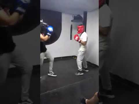 Practicando box con Angel