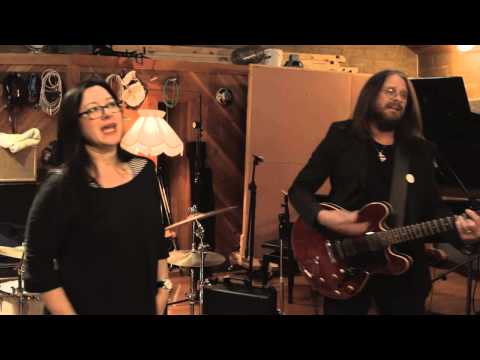 Gill Hicks, Gary Burrows and Immanuel College Choir - I Want To Tell You