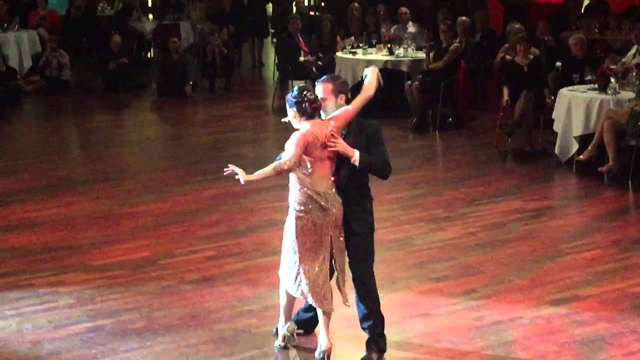 Facundo Pinero y Vanesa Villalba 3/4 "Derecho viejo" Tango de Color Tango