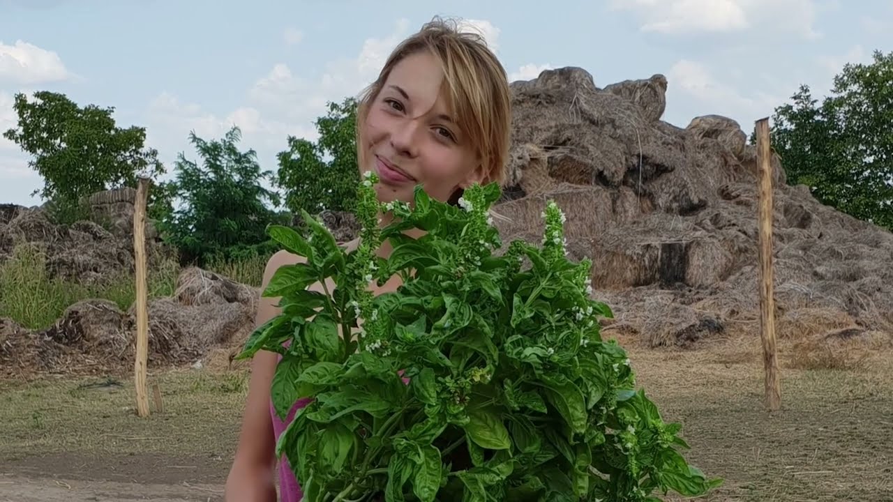 Maya from Serbia 🇷🇸 gives her message for #IGrowYourFood