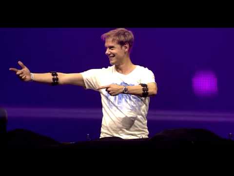 Dash Berlin ft. Roxanne Emery - Shelter (Armin Van Buuren live)