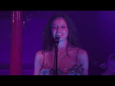 edbl - Nostalgia ft. Taura Lamb (At PizzaExpress Live)