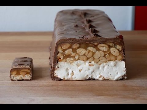 XXL Snickers Selber Machen (Rezept) || Giant Snickers Bar (Recipe) || [ENG SUBS]