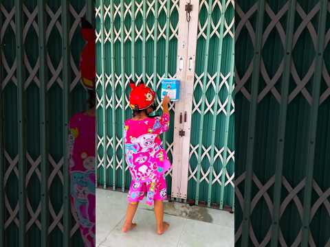 C&aacute;nh cửa vui nhộn🤪😍#funny #nytinhnghich #comedy #shortvideo #tiktok ￼