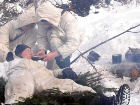 Corul Armatei-Sus in deal la Regiment