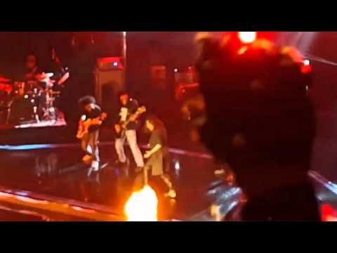 Enter Sandman(Live)-Farahdhiya