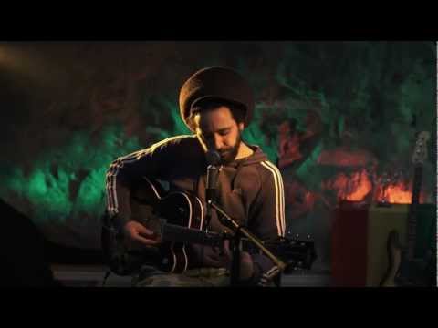 Ras Daniel - Who Cares